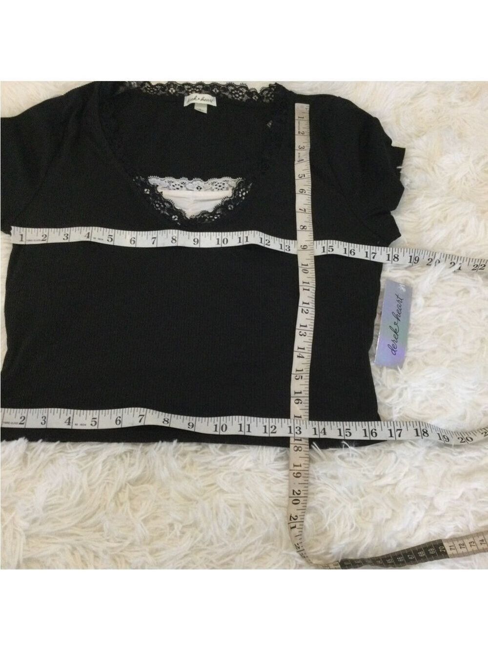Derek Heart black cropped tee with white lace trim inset Woman’s XL - Picture 6 of 9